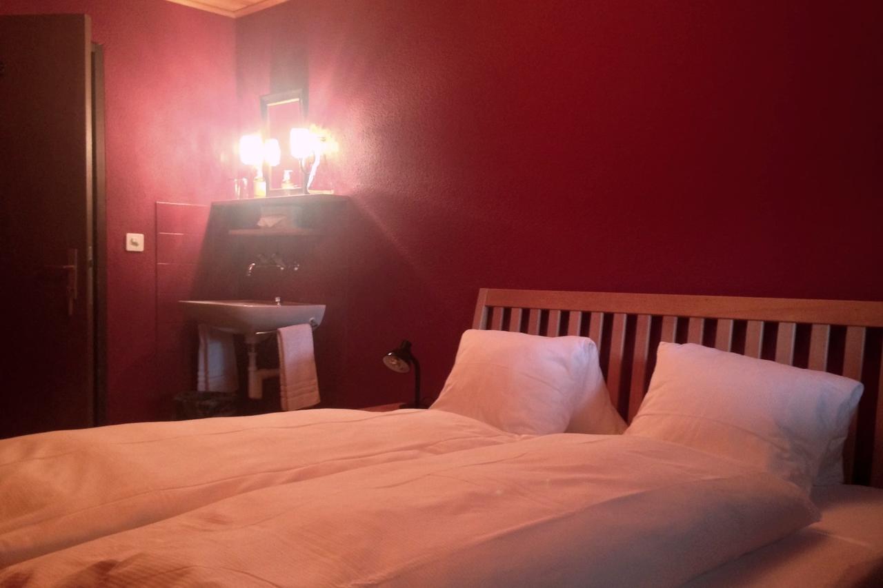 Landhus Almens Hotel Eksteriør billede